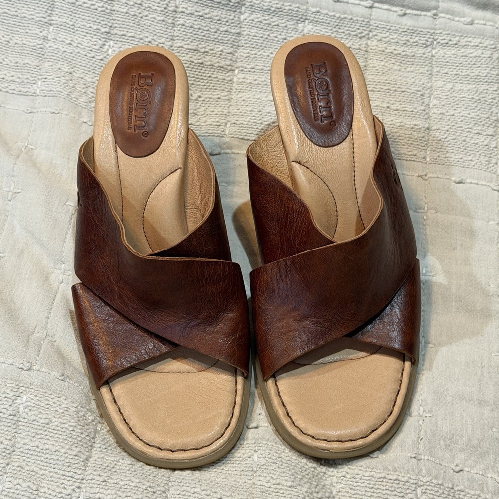 Born Leather Heeled Sandals Size 8 Women's Brown Criss-Cross Block Heel Shoes
